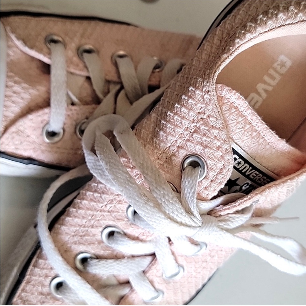 💥Unique light pink - peach Converse shoes